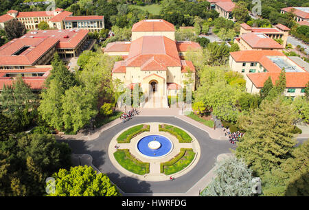 Stanford, CA - 3. April 2014: Luftaufnahme des Campus der Stanford Universtität von Hoover Tower Observatorium gesehen Stockfoto