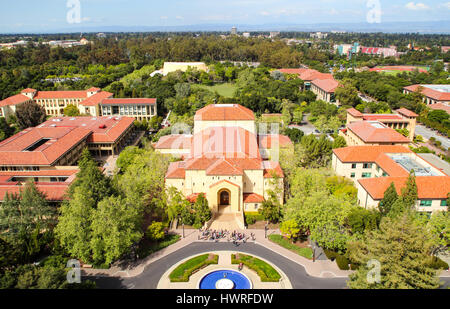 Stanford, CA - 3. April 2014: Luftaufnahme des Campus der Stanford Universtität von Hoover Tower Observatorium gesehen Stockfoto