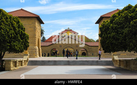 Stanford, CA - 3. April 2014: Gedächtniskirche an der Stanford University. Stanford Universität ist eine der weltweit führenden Forschung und Lehre Institutionen Stockfoto