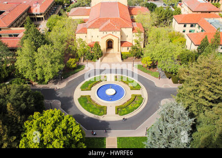 Stanford, CA - 3. April 2014: Luftaufnahme des Campus der Stanford Universtität von Hoover Tower Observatorium gesehen Stockfoto