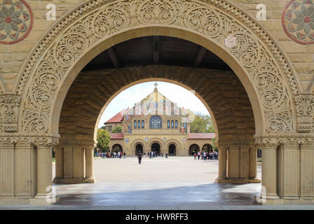 Stanford, CA - 3. April 2014: Gedächtniskirche an der Stanford University. Stanford Universität ist eine der weltweit führenden Forschung und Lehre Institutionen Stockfoto