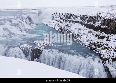 Gullfoss Wasserfall mit Schnee, Island Stockfoto