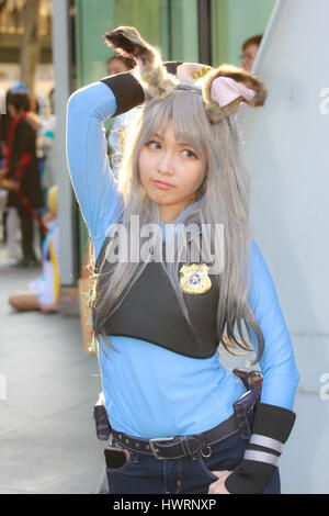 Bangkok - Feb 12: Eine unbekannte japanische Anime Cosplay Pose am Februar 12, 2017 am Central World, Bangkok, Thailand. Stockfoto