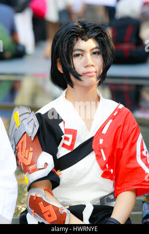 Bangkok - Feb 12: Eine unbekannte japanische Anime Cosplay Pose am Februar 12, 2017 am Central World, Bangkok, Thailand. Stockfoto