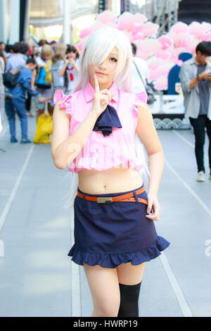 Bangkok - Feb 12: Eine unbekannte japanische Anime Cosplay Pose am Februar 12, 2017 am Central World, Bangkok, Thailand. Stockfoto