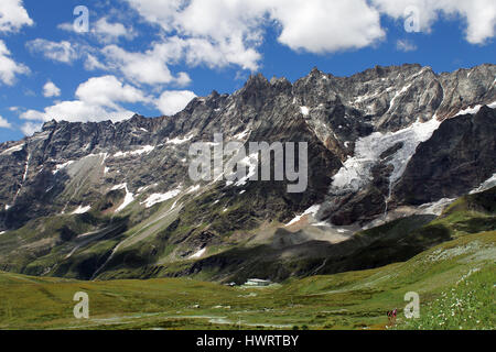 Breuil Cervinia Grandes Mauern von Plan Maison Stockfoto