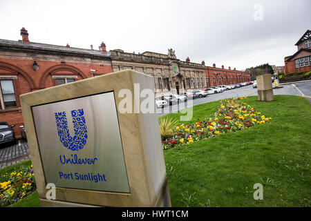 Port Sunlight - ein Modelldorf und Vorort in der Metropolitan Borough Wirral, Merseyside. Aktionsplanung Fabrik Stockfoto