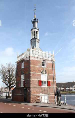 Anfang des 17. Jahrhunderts Accijnstoren (Excise Tax Turm) am Bierkade, Alkmaar, Niederlande Stockfoto