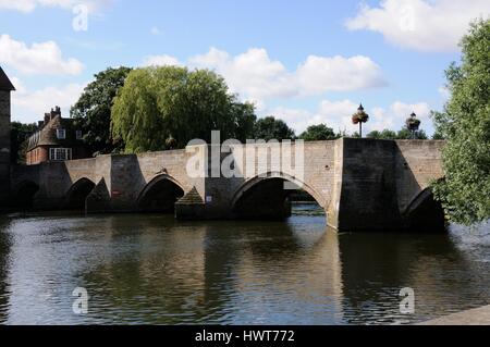 Brücke, Huntingdon, Cambridgeshire, über die Great Ouse gilt als eines der schönsten seiner Art in England. Stockfoto