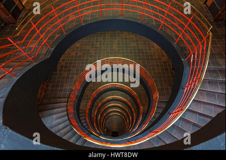 Runde Treppe im Kontor bauen Sprinkenhof, Hamburg, Deutschland Stockfoto