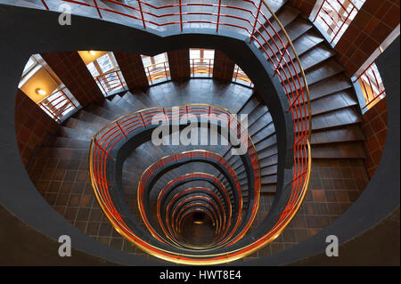 Runde Treppe im Kontor bauen Sprinkenhof, Hamburg, Deutschland Stockfoto