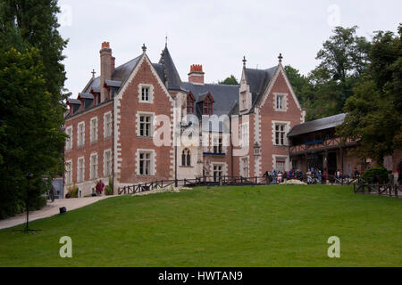 Fassade des Schlosses Clos Lucè gesehen von der Wiese Stockfoto