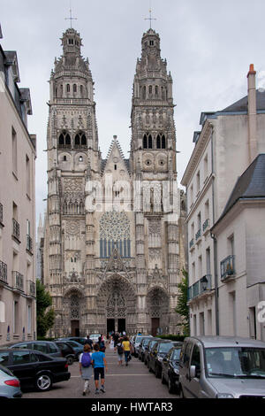 die Fassade der extravaganten gotischen Kathedrale von Saint-Gatien in tours Stockfoto