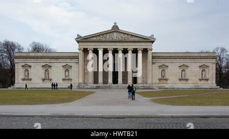 Neoklassische Museum mit römischen und griechischen Antiquitäten in Konigsplatz, München, Bayern Stockfoto