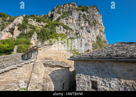 Verlassene Kloster Agia Paraskevi in der Nähe von Vikos-Schlucht. Monodendri, Zagoria, Griechenland Stockfoto