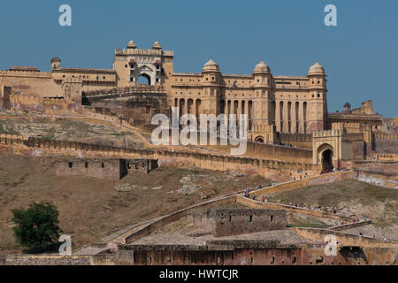 Das Amber Fort, herrliche befestigten Palast in der Nähe von Jaipur, Rajasthan, Indien. Diese Maharadscha-Residenz auf Maota See gelegen wurde in 2013 Unesco Stockfoto