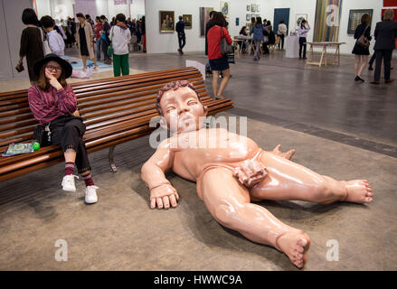 Hong Kong, Hong Kong SAR, China. 23. März 2017. an der Hong Kong Convention und Exhibition Centre, Wan Chai, Hong Kong. Ersten Publikumstag bei der Art Basel 2017 Hong Kong Credit: Jayne Russell/ZUMA Draht/Alamy Live News Stockfoto