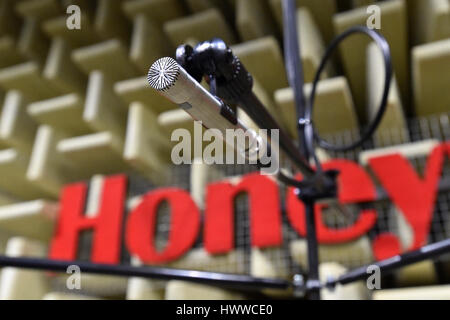 Pressekonferenz am Öffnung Nachhall freie Kammer der Firma Honeywell in Brno, Tschechische Republik, 23. März 2017. (Foto/Vaclav Salek CTK) Stockfoto