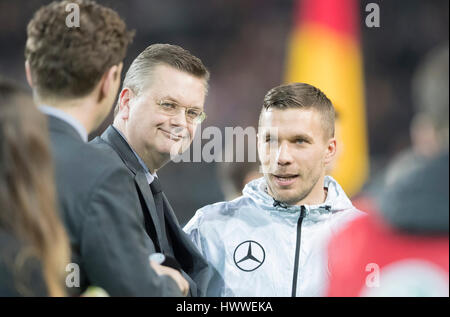 Dortmund, Deutschland. 22. März 2017.  Reinhard GRINDEL, DFB-Präsident des deutschen Fußball Verein Lukas PODOLSKI, DFB 10 Freundschaftsspiel und Abschied Spiel für Lukas Podolski Deutschland - ENGLAND 1: 0 in Dortmund, 22. März 2017 Credit: Peter Schatz/Alamy Live News Stockfoto