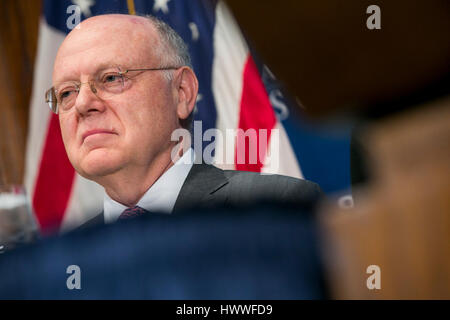 Washington, DC, USA. 23. März 2017. Ian Read, Chairman und CEO von Pfizer liefert Bemerkungen während einer Veranstaltung der National Press Club in Washington, DC am 23. März 2017. Bildnachweis: Kristoffer Tripplaar/Alamy Live-Nachrichten Stockfoto