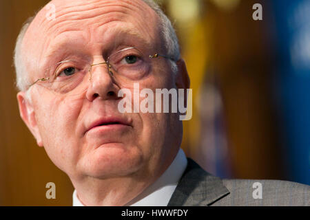 Washington, DC, USA. 23. März 2017. Ian Read, Chairman und CEO von Pfizer liefert Bemerkungen während einer Veranstaltung der National Press Club in Washington, DC am 23. März 2017. Bildnachweis: Kristoffer Tripplaar/Alamy Live-Nachrichten Stockfoto