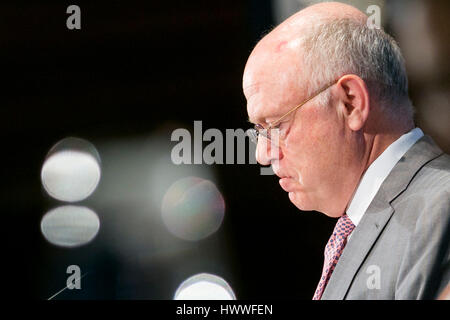 Washington, DC, USA. 23. März 2017. Ian Read, Chairman und CEO von Pfizer liefert Bemerkungen während einer Veranstaltung der National Press Club in Washington, DC am 23. März 2017. Bildnachweis: Kristoffer Tripplaar/Alamy Live-Nachrichten Stockfoto