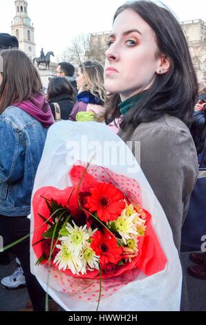 Londoner Bürgermeister Büro organisiert eine Antwort auf den Terror-Anschlag mit einem kurzen Service und Kerze Mahnwache Stockfoto