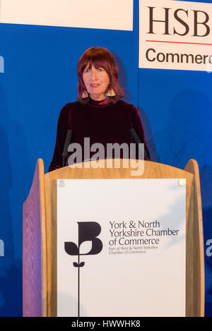 York, UK. 23. März 2017. Janet Straße-Porter CBE, Englisch Berühmtheit, Medien-Persönlichkeit, Journalist und Sender und aktuellen Moderator wenn ITV Loose Women, richtet sich an Mitglieder von York und North Yorkshire Chamber Of Commerce in ihrer jährlichen Dinner. Die Veranstaltung fand in der National Railway Museum und Ms Street-Porter sprach offen einem verpackten Publikum von Business-Männer und Frauen, Erinnerungen an ihre Erlebnisse und Gliederung ihrer Vision für Jahr100, eine Kampagne, die Gesellschaft zu 100 gesunde Jahre Leben vorbereiten soll. Foto Bailey-Cooper Fotografie/Alamy Live-Nachrichten Stockfoto