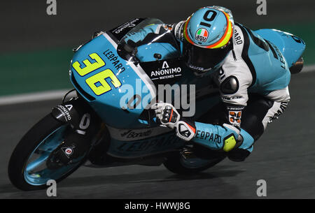 Doha, Katar. 23. März 2017. Spanisch-Moto3 Fahrer Joan Mir Leopard Racing Team steuert sein Motorrad während 2017 MotoGP Grand Prix von Katar freie Praxis 1 in Losail International Circuit von Doha, der Hauptstadt von Katar, am 23. März 2017. Bildnachweis: Nikku/Xinhua/Alamy Live-Nachrichten Stockfoto