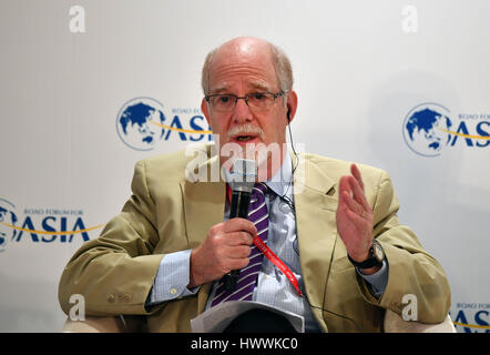 Boao, Chinas Provinz Hainan. 24. März 2017. Jim Stone, Vorsitzender des Plymouth Rock Qualitätssicherung und ehemaliger Vorsitzender der US Commodity Futures Trading Commission, befasst sich mit die Tagung der "Asset Securitization: die guten und schlechten" während die Boao Forum for Asia jährliche Konferenz 2017 in Boao, Süd-China Provinz Hainan, 24. März 2017. Bildnachweis: Guo Cheng/Xinhua/Alamy Live-Nachrichten Stockfoto