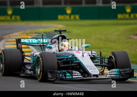 Melbourne, Australien. 24. März 2017. Lewis HAMILTON GBR 44 fahren für MERCEDES AMG PETRONAS MOTORSPORT während der 2017 Formel 1 Rolex Australian Grand Prix, Australien am 24. März 2017. Bildnachweis: Dave Hewison Sport/Alamy Live-Nachrichten Stockfoto