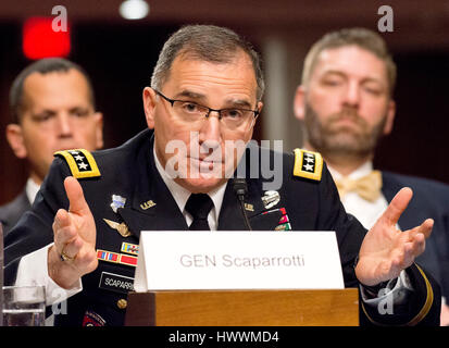 Washington, uns. 23. März 2017. Vereinigte Staaten Armee-General Curtis M. Scaparrotti, Commander, US-europäischen Befehl/Supreme Allied Commander Europe, bezeugt vor uns Senate Committee on Armed Services auf "Kommandobereichs" auf dem Capitol Hill in Washington, DC auf Donnerstag, 23. März 2017. Bildnachweis: Ron Sachs/CNP - NO-Draht-SERVICE - Foto: Ron Sachs/Consolidated/Dpa/Alamy Live News Stockfoto