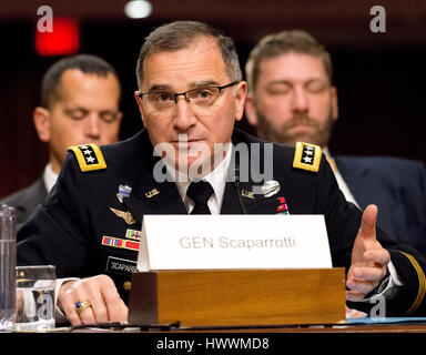 Washington, uns. 23. März 2017. Vereinigte Staaten Armee-General Curtis M. Scaparrotti, Commander, US-europäischen Befehl/Supreme Allied Commander Europe, bezeugt vor uns Senate Committee on Armed Services auf "Kommandobereichs" auf dem Capitol Hill in Washington, DC auf Donnerstag, 23. März 2017. Bildnachweis: Ron Sachs/CNP - NO-Draht-SERVICE - Foto: Ron Sachs/Consolidated/Dpa/Alamy Live News Stockfoto