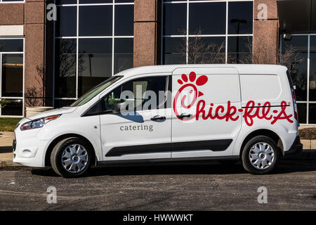 Indianapolis - ca. März 2017: Chick-Fil-A Retail-Fast-Food Catering-Fahrzeug. Chick-Fil-A-Restaurants sind geschlossen am Sonntag VI Stockfoto