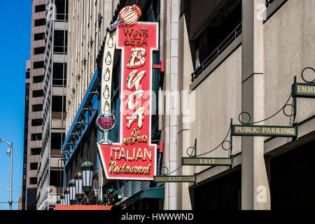 Indianapolis - ca. März 2017: Buca di Beppo italienisches Restaurant. Buca di Beppo verfügt über Standorte in den USA, Großbritannien und Vereinigte Arabische Emirate II Stockfoto