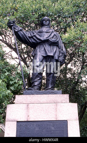 Statue von Captain Robert Falcon Scott o Schritte London Waterloo Stockfoto