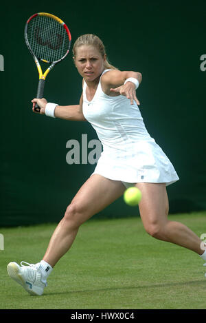 AMANDA COETZER Südafrika WIMBLEDON LONDON ENGLAND 23. Juni 2003 Stockfoto