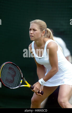 AMANDA COETZER Südafrika WIMBLEDON LONDON ENGLAND 23. Juni 2003 Stockfoto