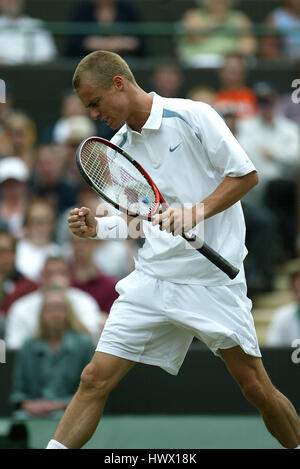 LLEYTON HEWITT WIMBLEDON CHAMPIONSHIPS 27. Juni 2002 Stockfoto