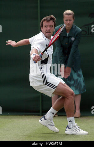 LEE CHILDS WIMBLEDON CHAMPIONSHIPS 2004 WIMBLEDON LONDON ENGLAND 24 Juni 2004 Stockfoto