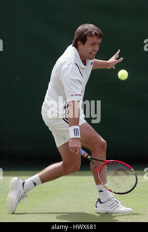 LEE CHILDS WIMBLEDON CHAMPIONSHIPS 2004 WIMBLEDON LONDON ENGLAND 24 Juni 2004 Stockfoto