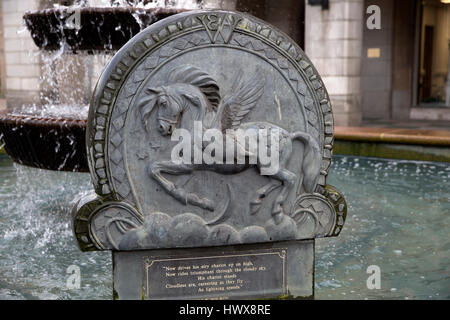 Pferd-Statue am Wasser-Brunnen im Marktplatz Dundee Schottland Stockfoto