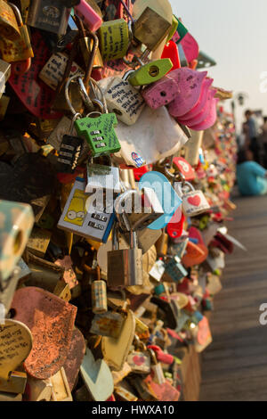 Wall of Love Locks im Seoul Tower, Südkorea Stockfoto