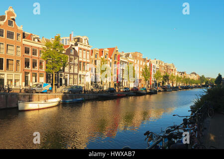 Blick über die Prinsengracht Kanal im Zentrum von Amsterdam, Holland Stockfoto