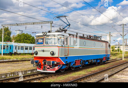Lokomotive im Cluj-Napoca Bahnhof, Rumänien Stockfoto