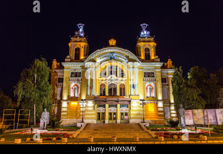 Cluj-Napoca Nationaltheater bei Nacht - Rumänien Stockfoto