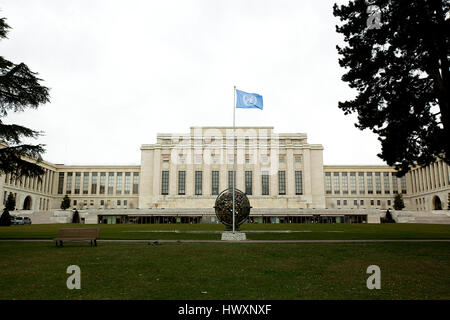 Die UNO Hauptsitz der Vereinten Nationen in Genf, ist auch bekannt als Palais des Nations und befindet sich im Ariana-Park. Vor der Bui Stockfoto