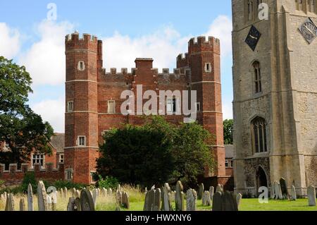 Buckden Towers, Buckden, Cambridgeshire, waren einst der Palast Oif der Bischöfe von Lincoln. Ihre berühmteste Einwohner war Königin Katherine von Aragon. Stockfoto