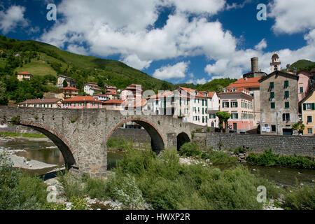 Panorama des Dorfes Campo Ligure, Teil des Vereins den schönsten italienischen Dörfern. Befindet sich in Ligurien Stockfoto
