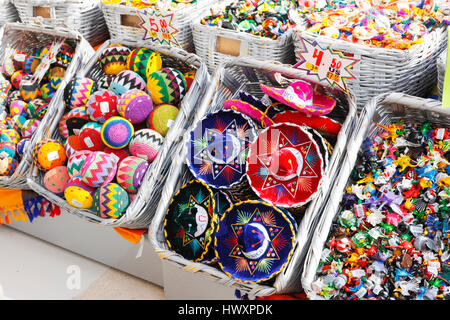 Mexikanische traditionelle bunte handgemachte souvenirs Stockfoto